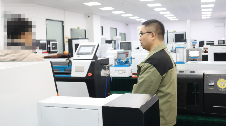 上海某科技有限公司蒞臨上海理濤考察交流設(shè)備球囊綜合性測(cè)試儀