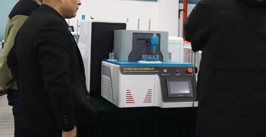 蘇州某某有限公司赴上海理濤參觀考察多功能刮擦測(cè)試儀、百格刮擦及五指刮擦測(cè)試儀